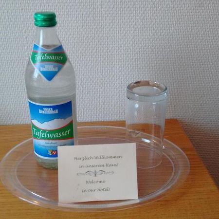 Altstadt- Und Businesshotel Pfaubraeu - Brauereigasthof - Fruehstuecksbuffet - Kostenfreie Radgarage - Hunde Willkommen Trostberg an der Alz Room photo