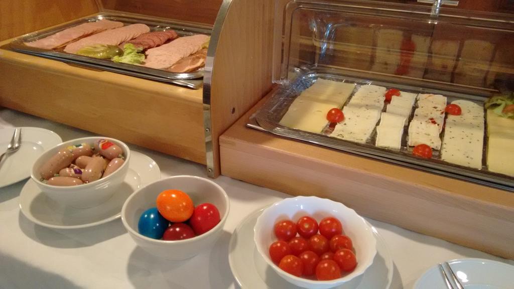Altstadt- Und Businesshotel Pfaubraeu - Brauereigasthof - Fruehstuecksbuffet - Kostenfreie Radgarage - Hunde Willkommen Trostberg an der Alz Exterior photo
